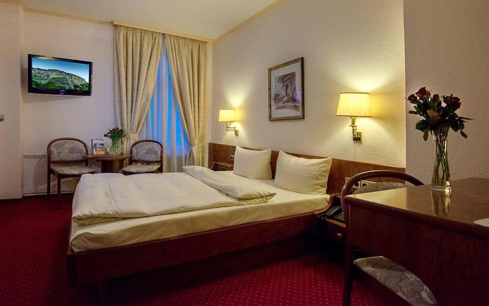 Hotel Am Kochbrunnen Wiesbaden Kültér fotó